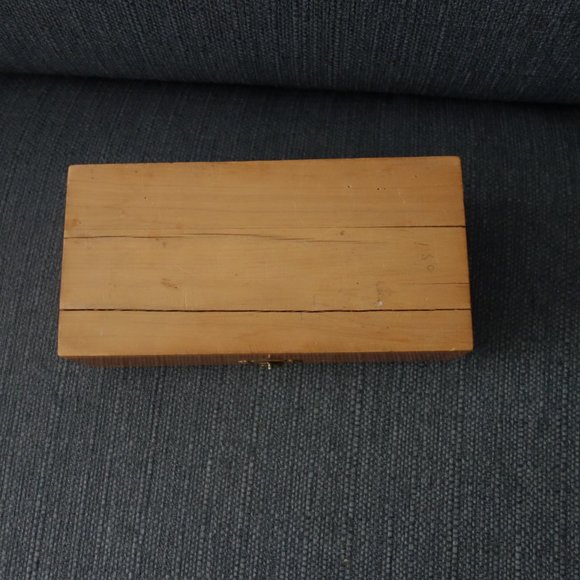 Seven(7) Hand Decorated Pre-Loved Titleist Pro VI Golf Balls with Wooden Case - Picture 4 of 16